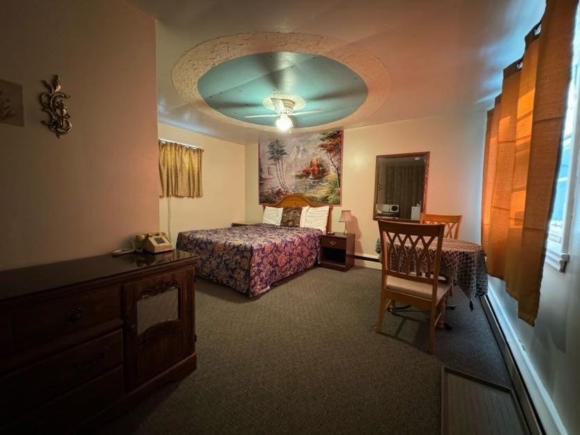 אוריליה Holiday Motel מראה חיצוני תמונה