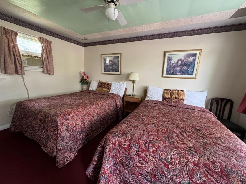 אוריליה Holiday Motel מראה חיצוני תמונה
